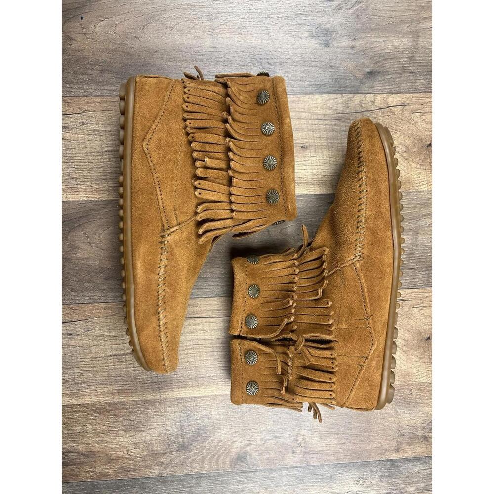 Minnetonka Women's Double Fringe Side Zip Boot 9 Western Brown Suede Grip Sole . - Picture 9 of 9